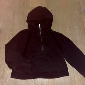 Lululemon black scuba 🖤